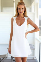 Elegant Lace-Infused Backless Gown