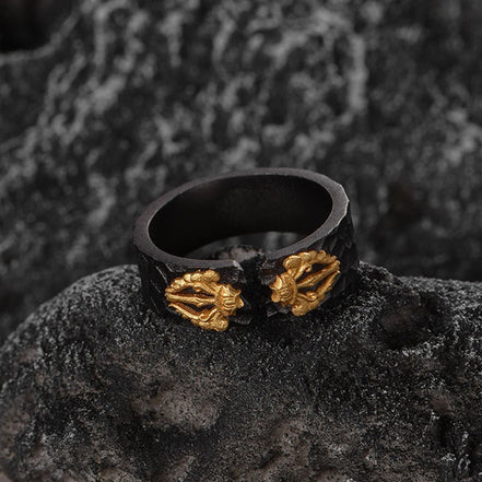 The Elegant Vintage Alloy Statement Ring