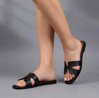 The Womens Flattering Slide Sandals