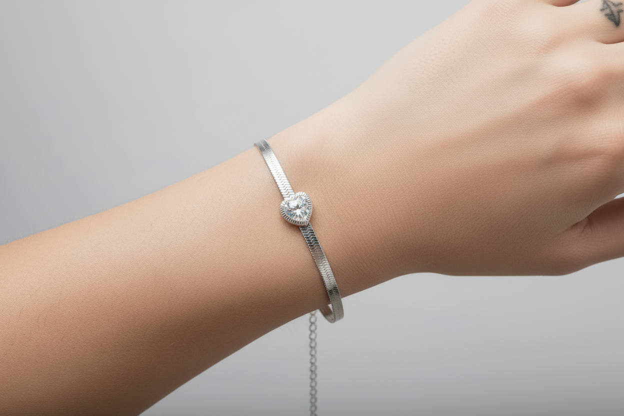 The Elegant Heart Zircon Accent Bracelet